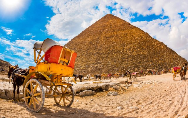 shutterstock_777385756-Carriage Egypt馬車埃及-M