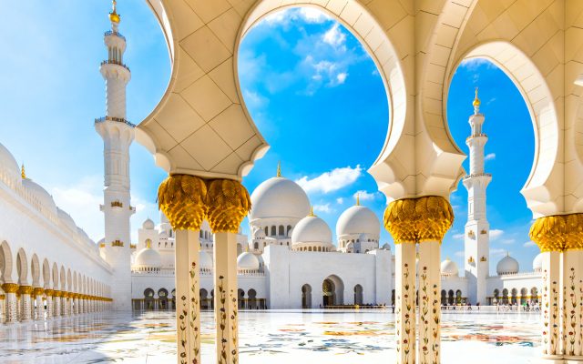 阿布達比清真寺-Sheikh Zayed Grand Mosque-shutterstock_181863338-B
