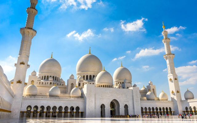 阿布達比清真寺-Sheikh Zayed Grand Mosque-shutterstock_222487993-M