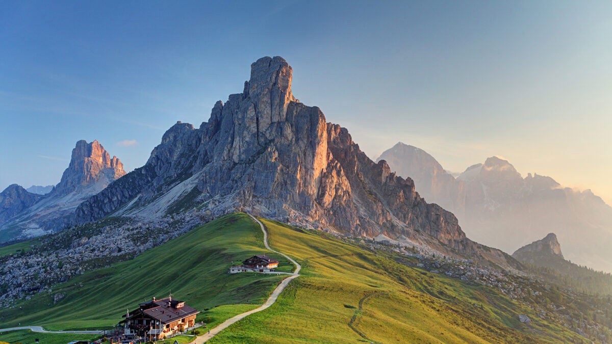 百夫長旅行社-歐洲首選行程-義大利多洛米堤-五峰山-shutterstock_299905727-L-edv2