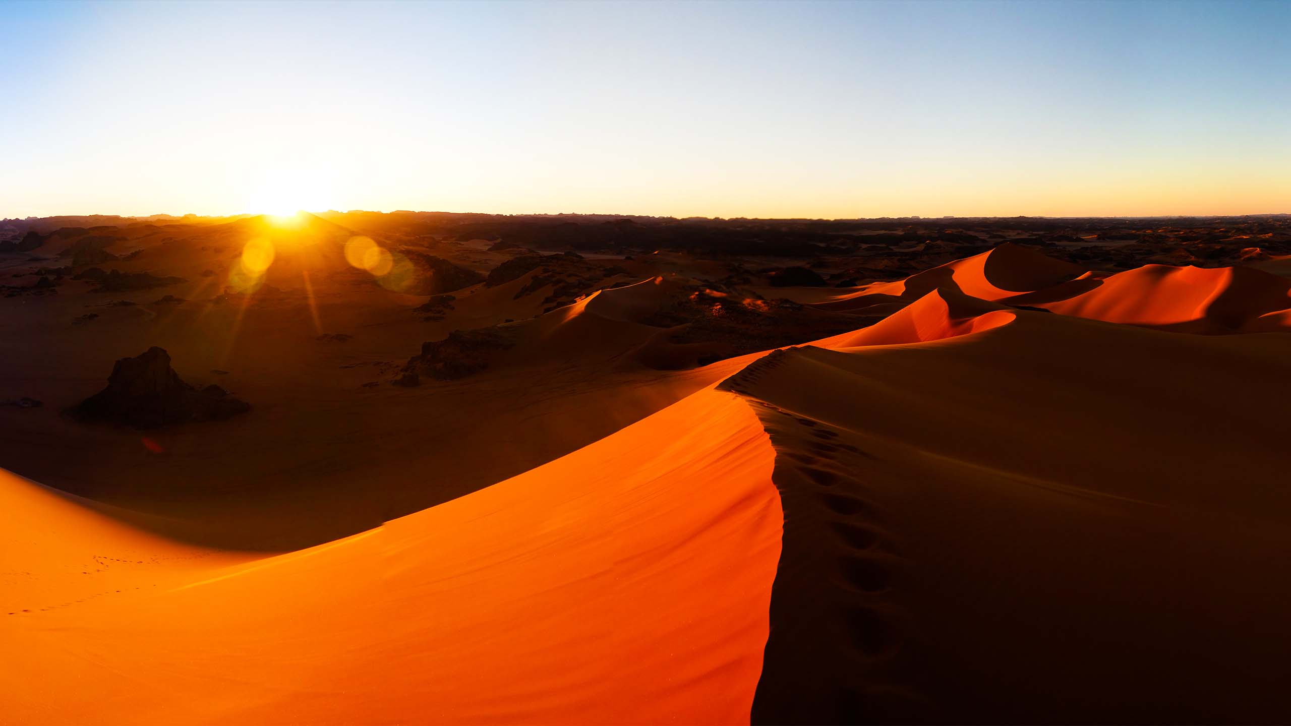 百夫長旅遊_非洲_阿爾及利亞圖庫_shutterstock_1033516606-Merzouga撒哈拉沙漠