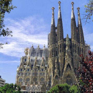 sagrada-familia-552084_1920-巴塞隆納西班牙聖家堂-L-360x360