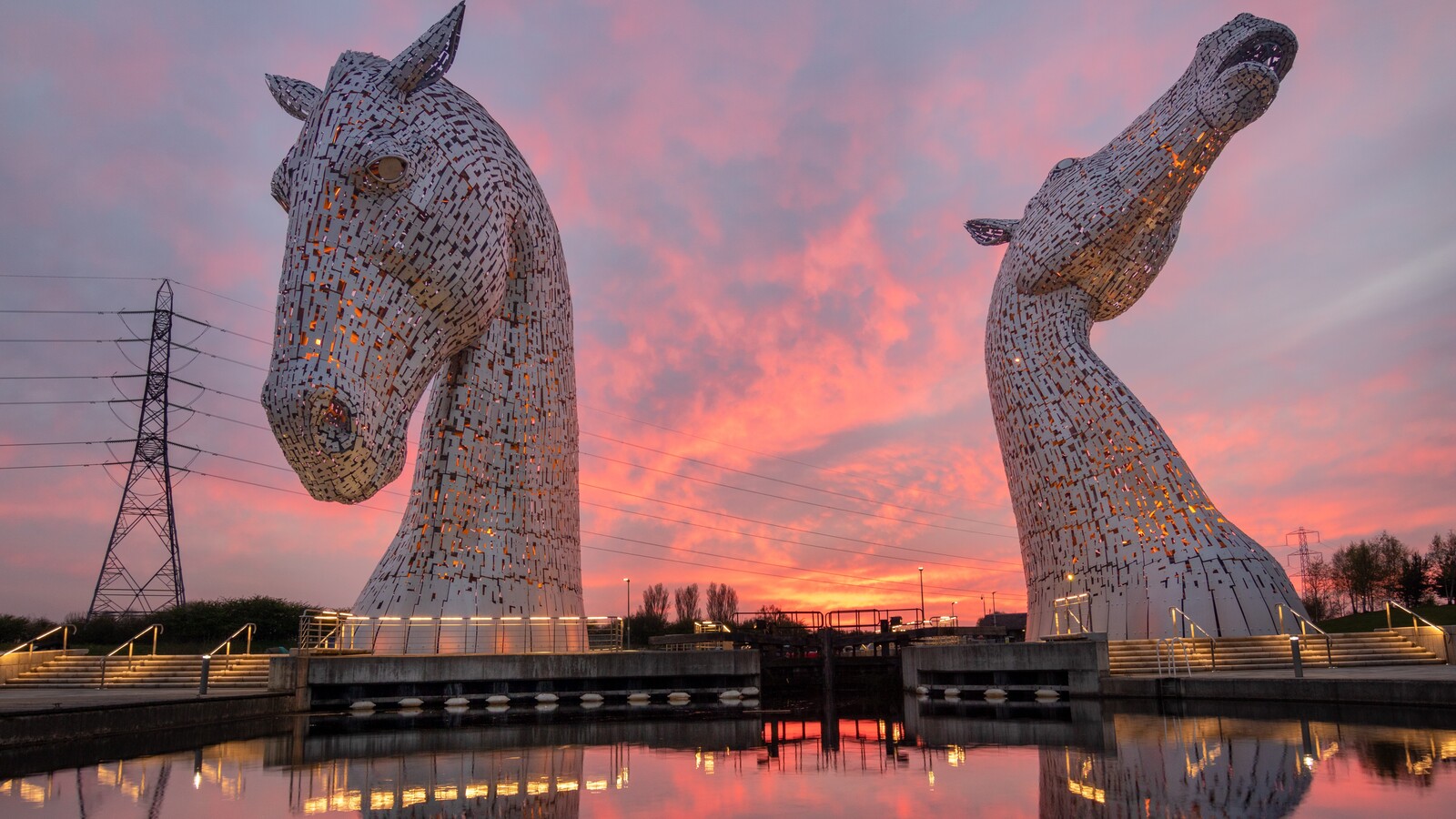 百夫長旅遊_歐洲_蘇格蘭_神話中的水馬-Kelpies